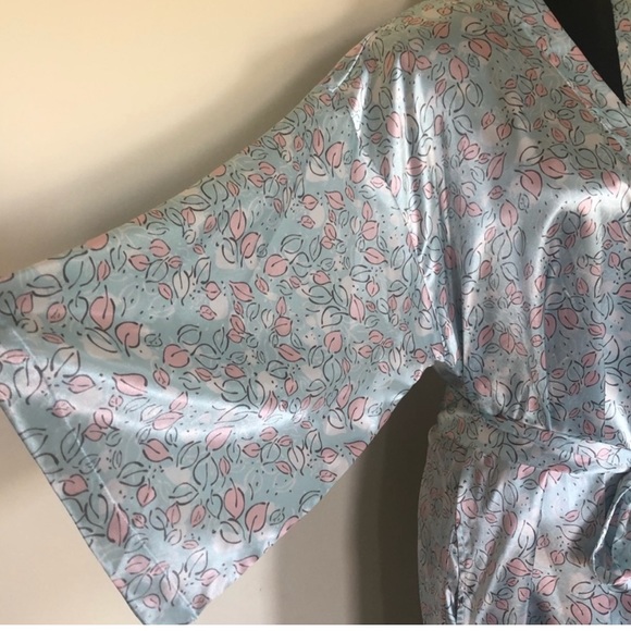 Thalia Sodi intimates satin silky feeling wrap robe kimono size small/medium - Picture 8 of 13